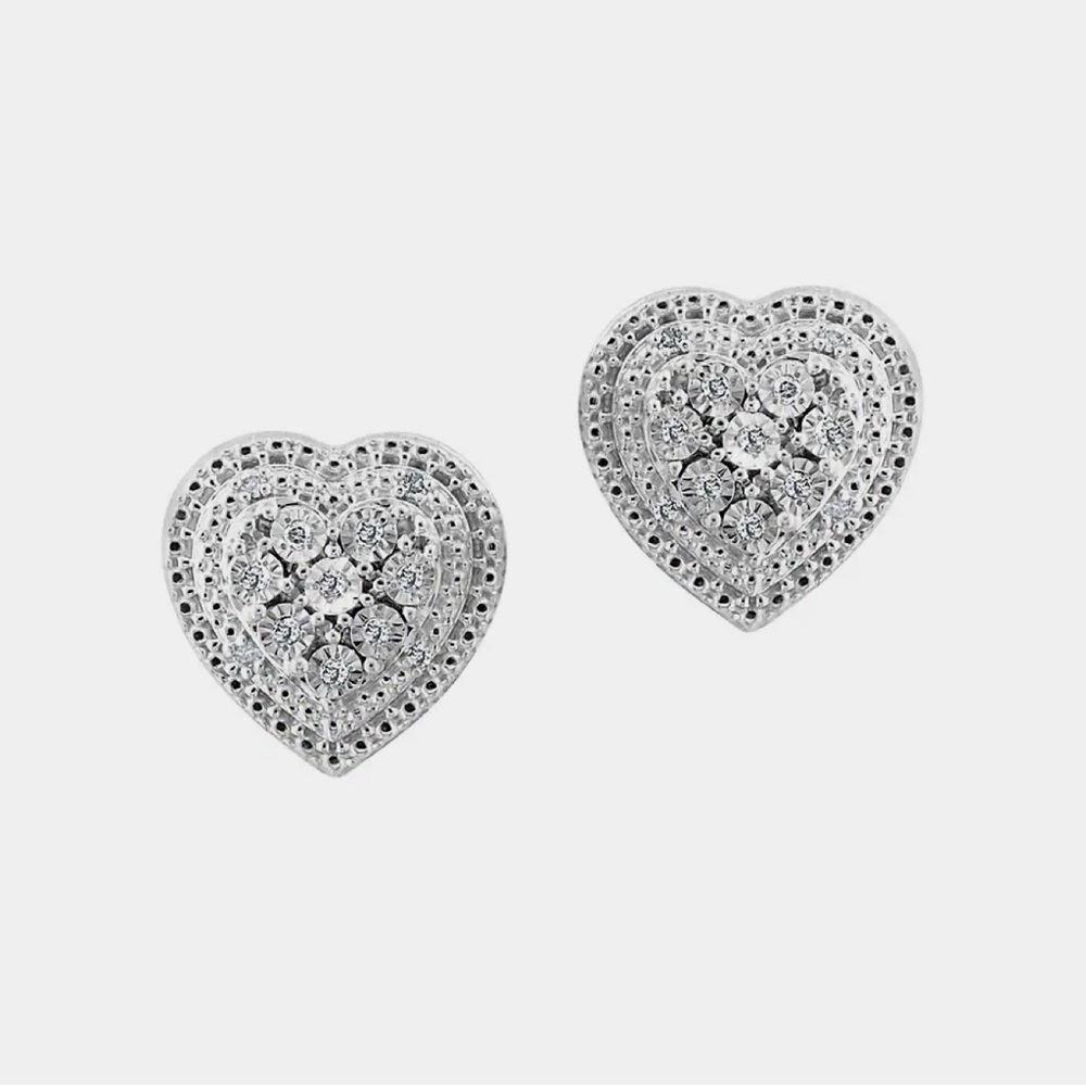 ✨SOLD✨ Elegant Silver & Diamond Heart Stud Earrings